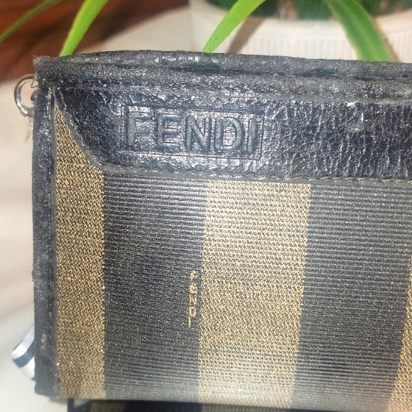 Fendi Penguin Vintage Pouch - Picture 4 of 15